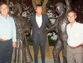 Navalcarnero inaugura un monumento a los bailes regionales
