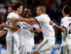 Özil encarrila el pase a octavos