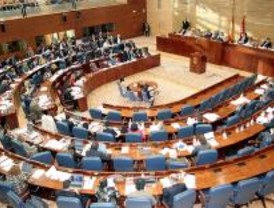 El dictamen exculpatorio de los espías va a Pleno mientras la Fiscalía sigue investigando