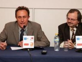 Los tranvías ‘se venden’ en la Feria del Libro