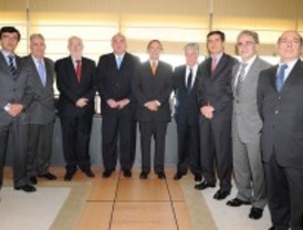 Empresa y universidad acuerdan mejorar la formación práctica de los universitarios