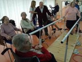 Doscientos mil euros para promover el uso de la nueva tarjeta para mayores