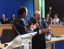 El socialista Manuel Robles repite como alcalde en Fuenlabrada gracias al apoyo de IU