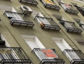 La caída de 3,7 puntos del euríbor favorecerá a las hipotecas que se revisen en julio