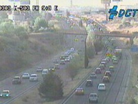 Seis kilómetros de atasco en la M-40