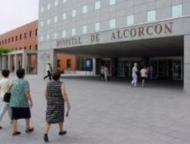 Bomberos de Alcorcón enseñan en el Hospital cómo actuar ante un incendio