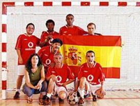 La 'Roja' del fútbol calle, 'a por ellos' en Milán