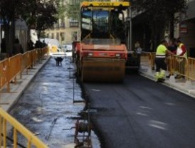 El ayuntamiento destina 6 millones a reparar 107 calles con un asfalto ecológico y sostenible