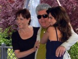 Almodóvar rueda en Parla su última película