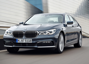 BMW Serie 7, el primer coche que se puede aparcar sin el conductor dentro