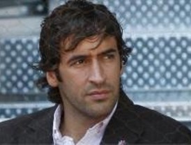 Raúl supera a Sanchís como el jugador del Real Madrid con más partidos en Liga