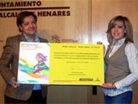 Alcalá entrega a UNICEF la recaudación del Día de los Derechos de la Infancia