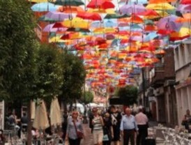 Decenas de paraguas se desmoronan en Getafe