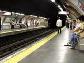 Usar el Metro frente al coche evita una tonelada de CO2 por persona y año