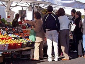 Los mercadillos logran una tregua 'para no desaparecer'