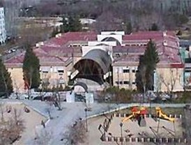 Obligados a comer en 20 minutos en un colegio de Orcasitas