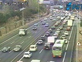 Atasco en la A-2 por un accidente de tráfico