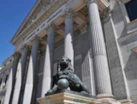 Herido un trabajador al caer desde una azotea del Congreso mientras saneaba el aire acondicionado