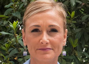 Cifuentes dice que el PSOE pactará "con quien sea" para garantizar la supervivencia de Pedro Sánchez