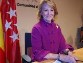 Aguirre: Caja Madrid es absolutamente solvente, 'nada que ver' con CCM