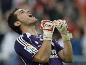 Moratinos apuesta por Casillas como próximo Balón de Oro