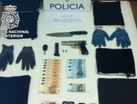 Detenidos cuatro jóvenes, tres de ellos menores de edad, por atracar 35 comercios