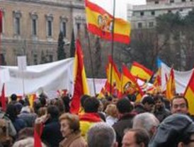 Ultraderechistas convocan una concentración ilegal frente al Ministerio del Interior