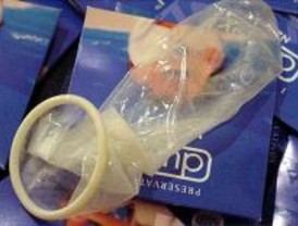 Al Ayuntamiento reparte 250.000 preservativos por los centros de salud