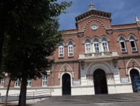 Nuevo polideportivo para el colegio de la Fundación Caldeiro