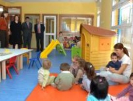 Madrid aprueba 33,7 millones de euros para becas de escuelas infantiles