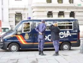 Hallan un cadáver carbonizado dentro de un coche cerca de la estación de Pitis