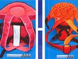 Retiradas mochilas portabebés y portachupetes por riesgo de asfixia
