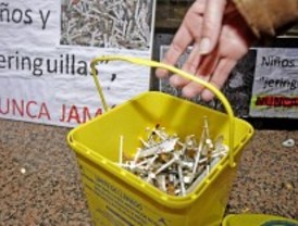 Entregan en Sanidad jeringuillas para denunciar el estado de la Cañada Real