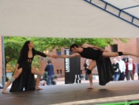 Tango en las calles de Coslada, para celebrar el día internacional de la danza