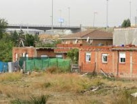 Derribado parte de un hostal de la Cañada Real Galiana en Coslada