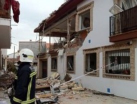 Una explosión de gas deja dos heridos graves y destroza 24 viviendas en Colmenar del Arroyo