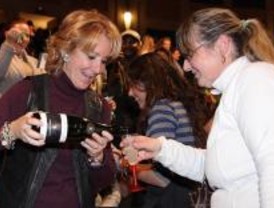 Aguirre reparte un total de 822 viviendas en Madrid, Torrejón y Sevilla la Nueva