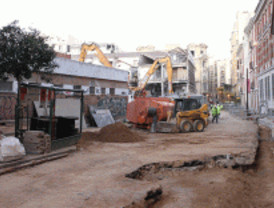 Comienza el derribo del mercado de Barceló