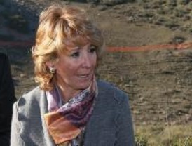 Aguirre critica los 'regalos fiscales' aprobabos por Zapatero a los banqueros