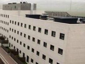 Vecinos de Vallecas protestan por el retraso del IVIMA en entregar sus viviendas