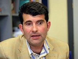 Bartolomé González: 'Si Gallardón se presenta en su distrito no sale ni como compromisario'
