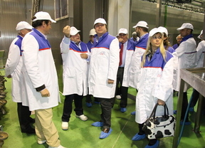 Soler apoya a los emprendedores en su visita a 'La casa de la carne'