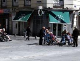 El Gobierno premiará a las comunidades que mejor atiendan a los dependientes