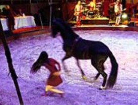 El cabaret ecuestre llega al Teatro Circo Price