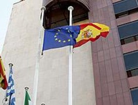 Madrid inaugura de la Presidencia española de la UE con un izado de banderas