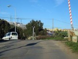 Adif eliminará dos pasos a nivel de la red ferroviaria a su paso por Los Molinos