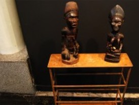 'África, Femenino, Singular'