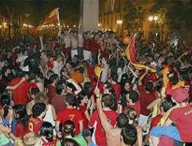 Un muerto y 120 heridos en la celebración del triunfo español