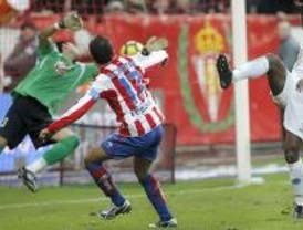 1-0. Un gol de Diego Castro propicia un sufrido triunfo al Sporting