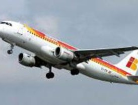 Un retraso de 15 horas en un vuelo siembra la indignación entre sus pasajeros